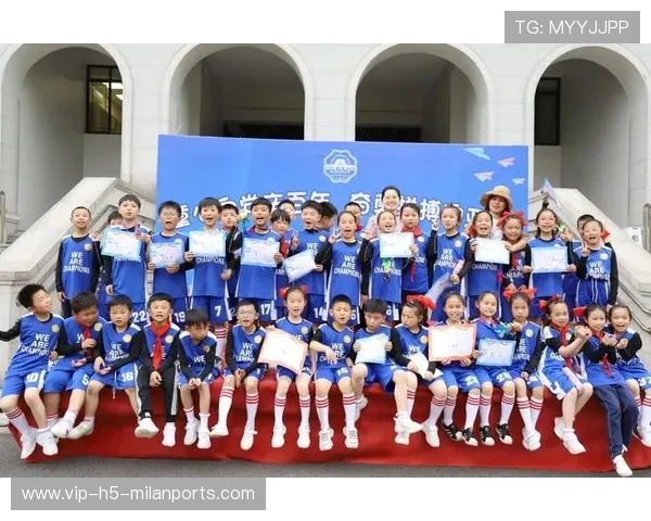 球员慈善刷屏暖心：体育精神背后的温暖力量