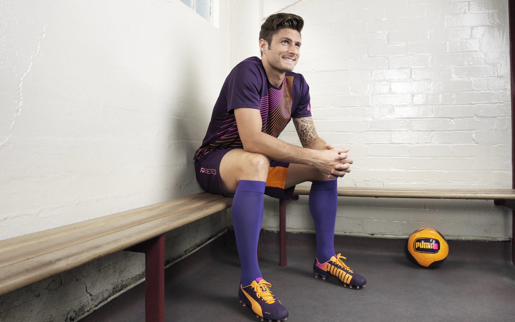 C罗回应转会传闻称专注当前每一场球，c罗最新转会动向