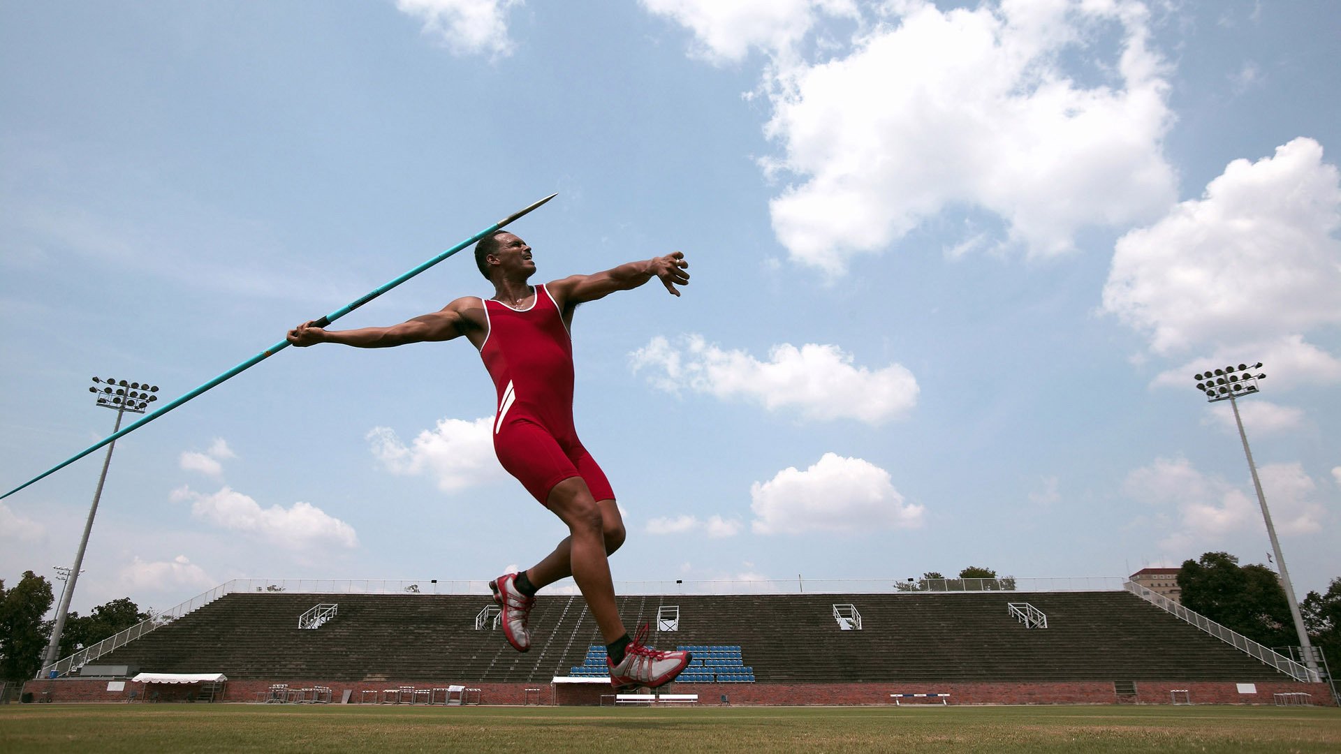 “马科斯·莫奇:阿根廷美洲狮队的防守堡垒,未来将愈加出色”